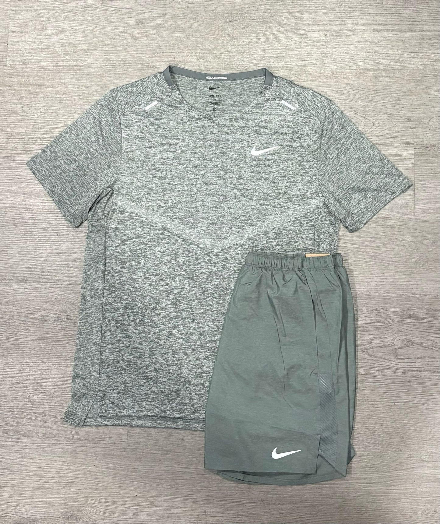 Nike Rise 365 Grey Set